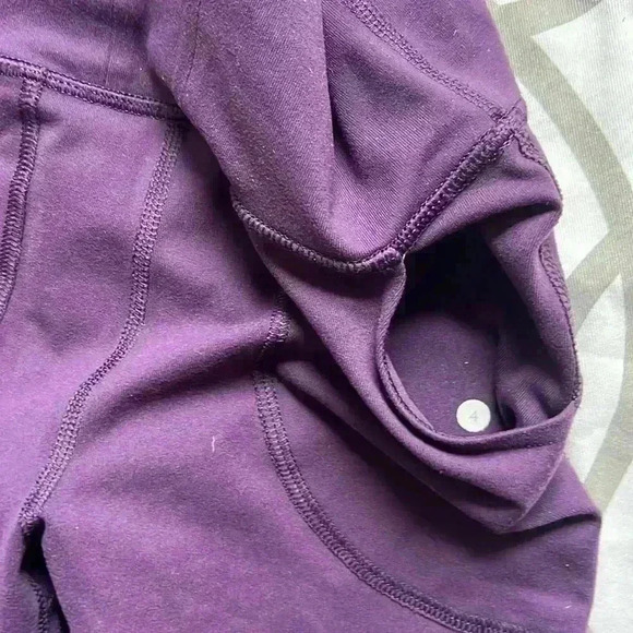 Deep Purple Still Size 4 Lululemon like new 2 pockets drawstring waist leggings - Picture 4 of 6